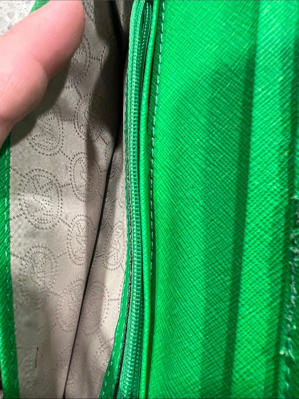 Michael Kors Green Saffiano Leather Long Wallet z22
